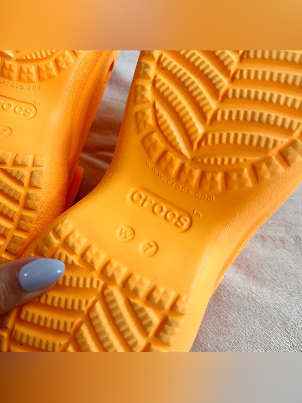 Crocs Bae clogs in orangesicle women’s 7 bright orange platform shoes literide - Picture 16 of 16